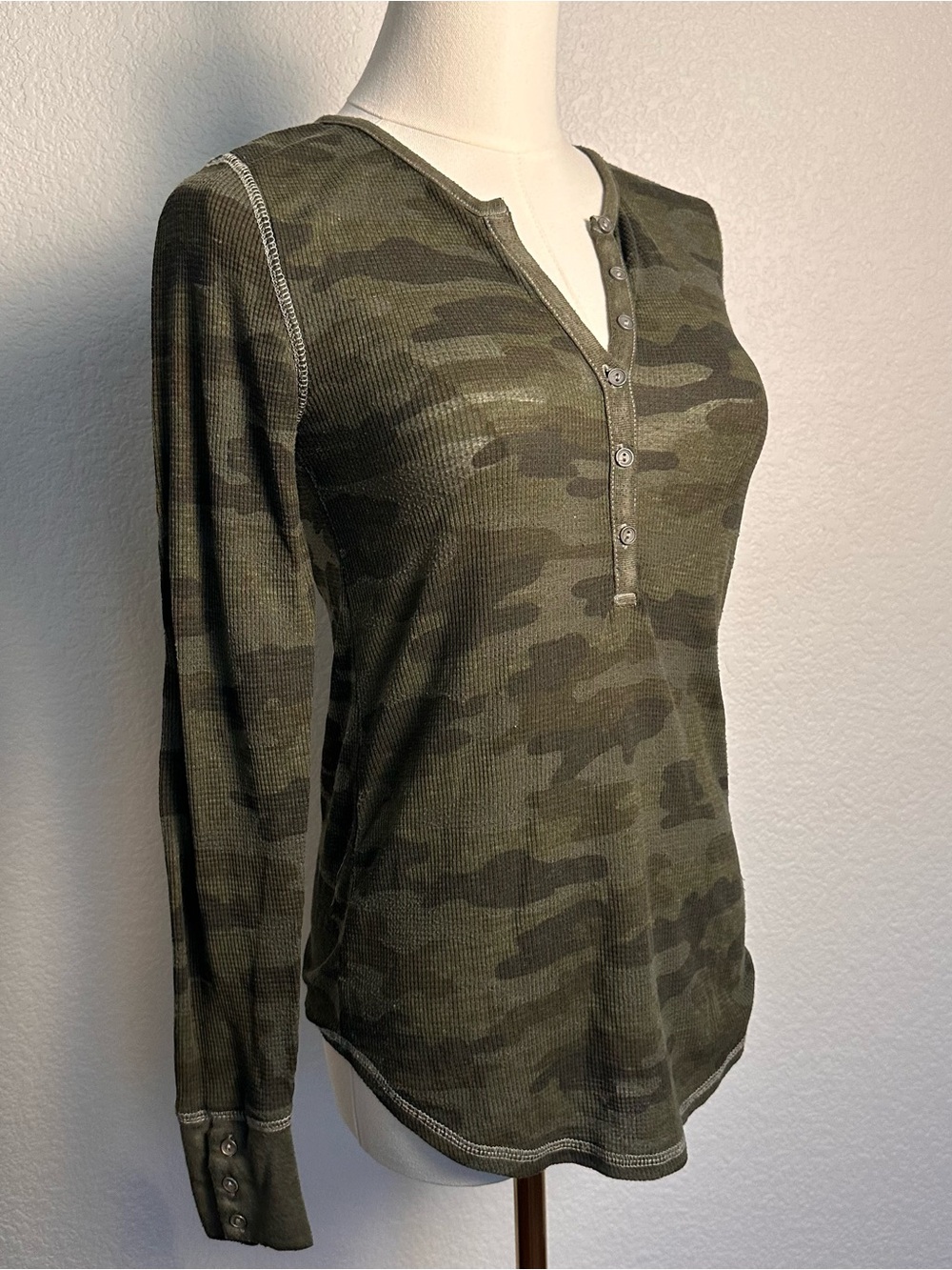 Lucky Brand Olive Camo Ribbed Henley Long Sleeve Top